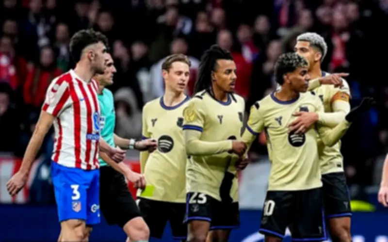 Lamine Yamal bị HLV Simeone chế nhạo trong trận Barca thảm bại 0-4