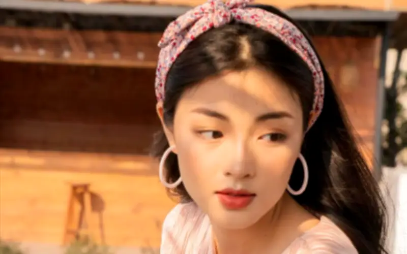 Lan Thy được bạn trai nhạc trưởng cầu hôn sau hai năm yêu kín tiếng