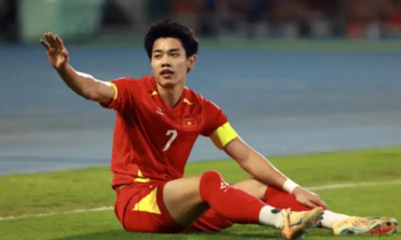 LĐBĐ châu Á phạt Nguyễn Đình Bắc và VFF vì thẻ phạt tại các giải đấu quốc tế