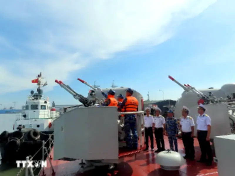 Lực lượng tàu chiến Hải quân Việt Nam tiến hành kiểm tra tình trạng sẵn sàng chiến đấu