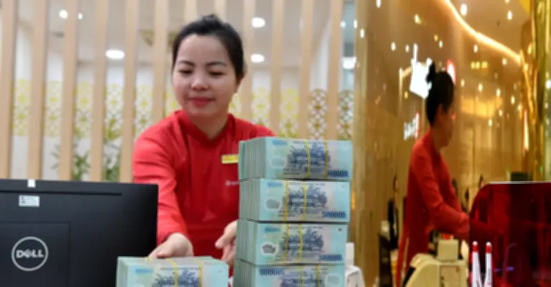 Lãi suất huy động vượt 7%/năm không còn hiếm, nhiều ngân hàng cạnh tranh gay gắt