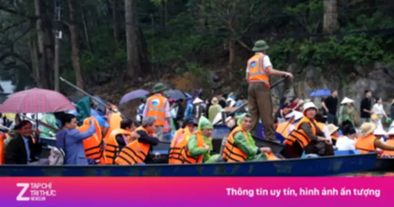 Lái đò vòi tiền, nói thô tục bị cấm chở khách tại Chùa Hương đến hết lễ hội 2026
