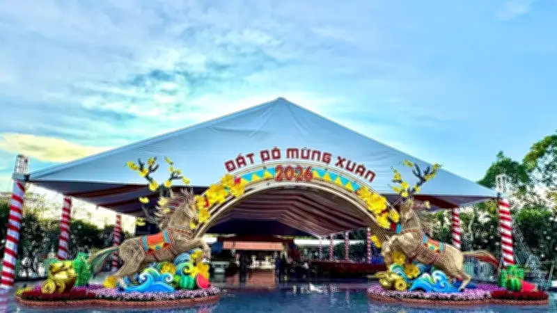 Linh Vật Ngựa Mây Tre: Biểu Tượng Văn Hóa Và Phát Triển Bền Vững Tại Đất Đỏ