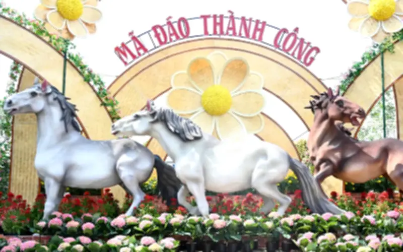 Linh Vật Ngựa Rực Rỡ Thu Hút Đông Đảo Người Dân Đồng Nai Đón Xuân 2026
