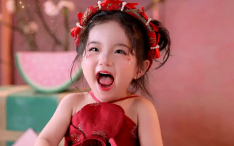 Lisa - Con gái Khánh Thi khiến khán giả tan chảy trong bộ ảnh đầu năm mới