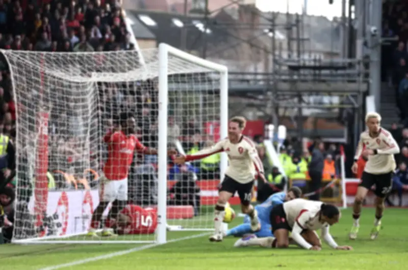 Liverpool Đánh Bại Nottingham 1-0, Tiếp Tục Cuộc Đua Vô Địch Ngoại Hạng Anh