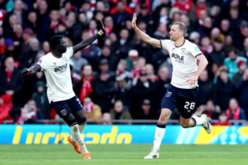 Liverpool Thắng Đậm West Ham 3-1: Gakpo Bỏ Lỡ, VAR Gây Tranh Cãi