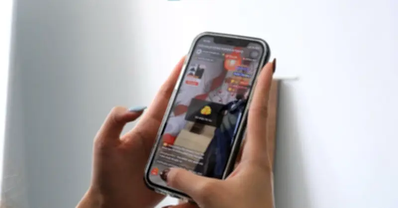 Livestream và video ngắn trở thành 'vũ khí' chốt đơn dịp Tết 2026