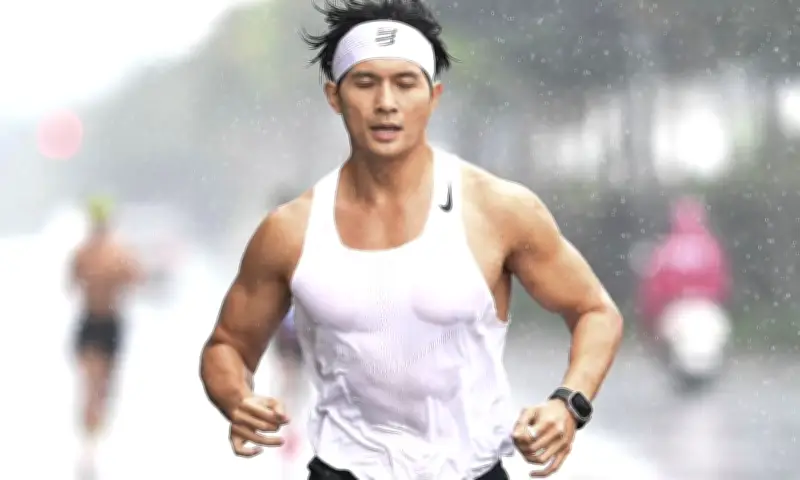 Lâm Bảo Châu: Bí quyết giữ vóc dáng săn chắc nhờ chạy bộ và lối sống kỷ luật