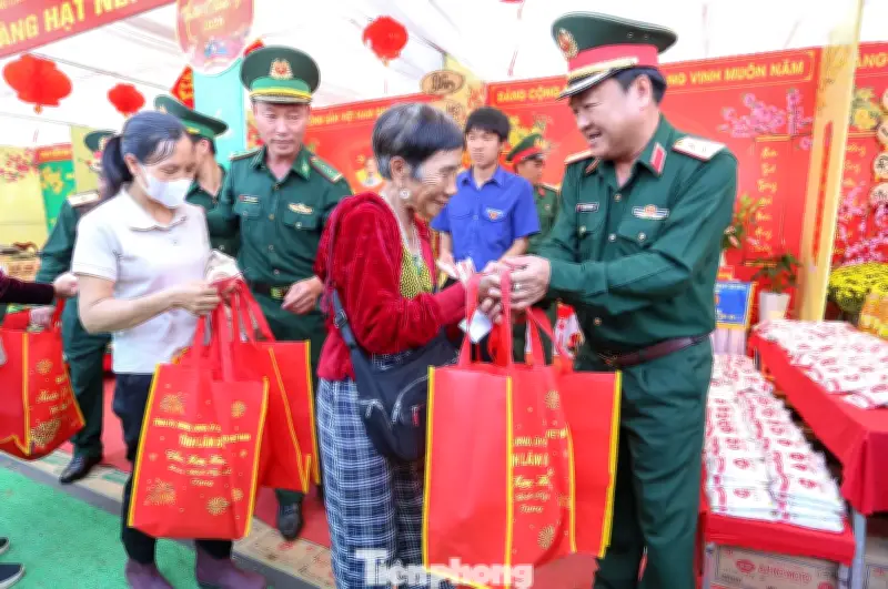 Lâm Đồng: Gian Hàng 0 Đồng Và Chợ Xuân Lan Tỏa Yêu Thương Đến Vùng Biên Giới