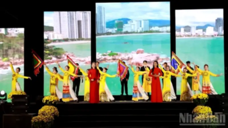 Lâm Đồng Rộn Ràng Đón Tết Bính Ngọ Với Hàng Trăm Hoạt Động Văn Hóa, Thể Thao