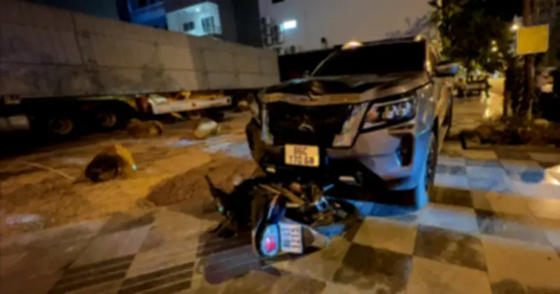 Lâm Đồng: Ô tô tông chết người rồi kéo lê xe máy gần 1 km, dư luận phẫn nộ