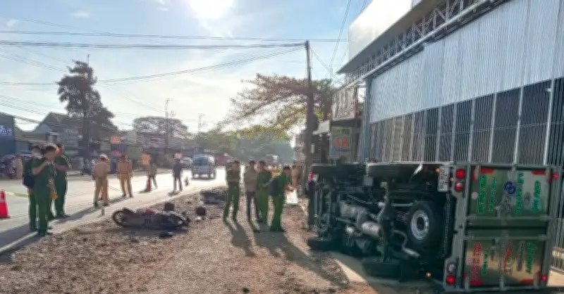 Lâm Đồng: Tai nạn liên hoàn giữa xe container, xe tải và 2 xe máy, 1 người tử vong