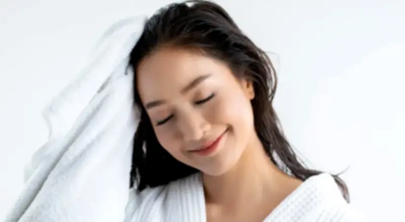 Làm Đẹp Tóc Cấp Tốc Với Dầu Ô Liu Đón Tết Bính Ngọ 2026