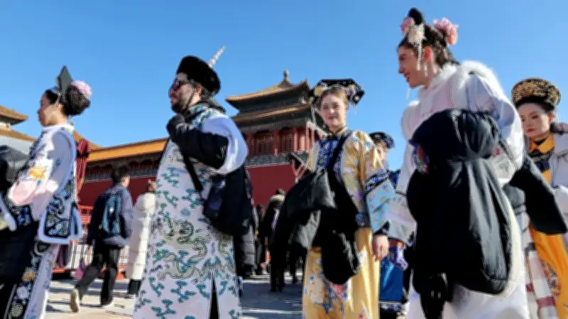 Làn Sóng 'Trở Thành Người Trung Quốc' Thu Hút Giới Trẻ Phương Tây