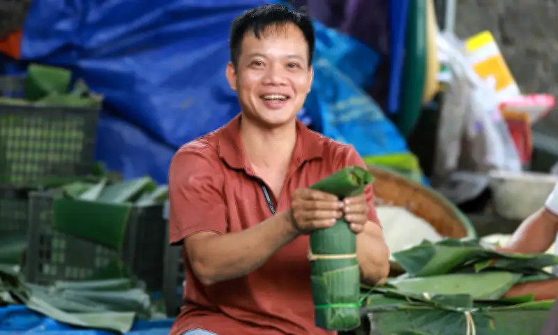 Làng An Truyền hối hả gói bánh chưng, bánh tét phục vụ Tết Nguyên đán Bính Ngọ