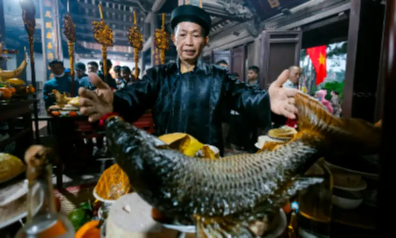 Làng Diệc Dựng Cỗ Cá Chép Nằm Võng Trăm Triệu Đồng Mừng Tuổi Lên Lão