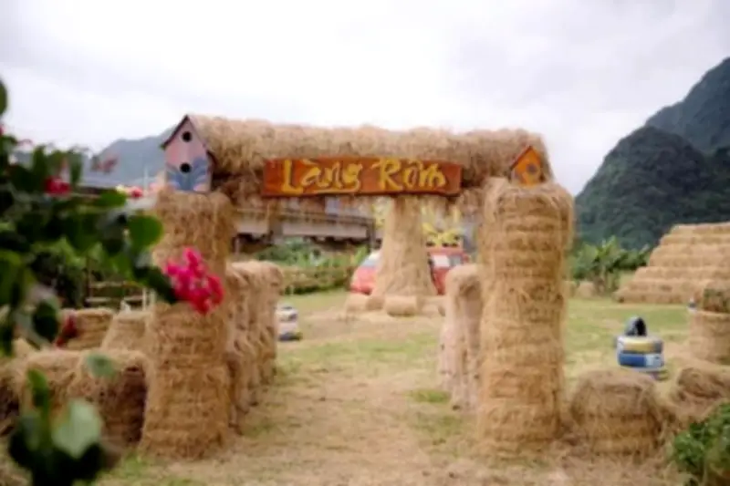 Làng Rơm Quảng Trị: Đánh Thức Hồn Quê Từ Phụ Phẩm Nông Nghiệp