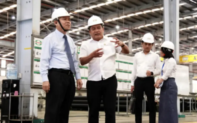 Lãnh đạo TP.HCM thăm doanh nghiệp, thúc đẩy mục tiêu tăng trưởng hai con số năm 2026