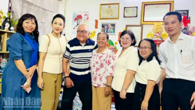 Lãnh đạo TP.HCM thăm hỏi, chúc Tết các văn nghệ sĩ tiêu biểu