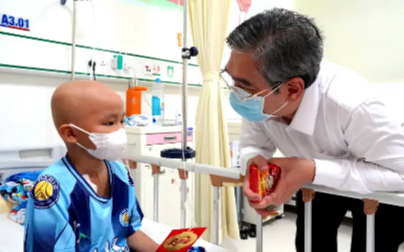 Lãnh đạo TP.HCM thăm hỏi, động viên y bác sĩ và bệnh nhi dịp Tết Ất Tỵ