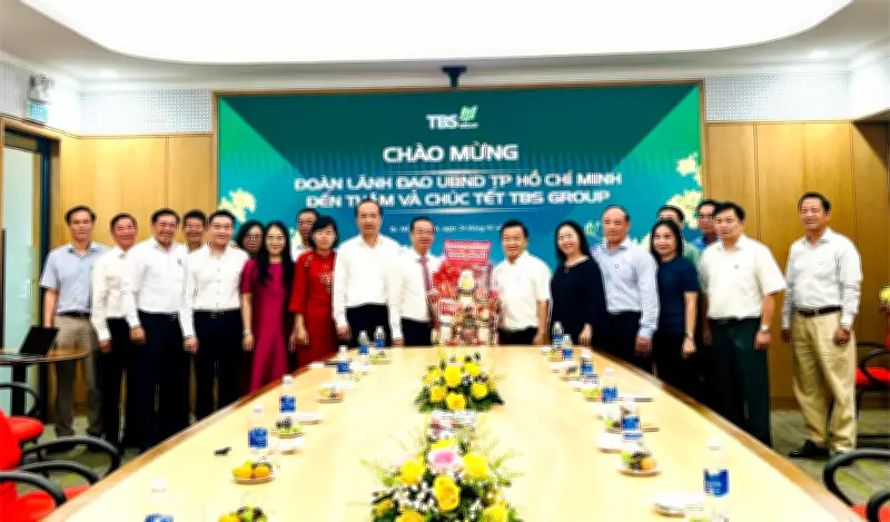 Lãnh đạo TP.HCM thăm và chúc Tết doanh nghiệp, cam kết hỗ trợ phát triển