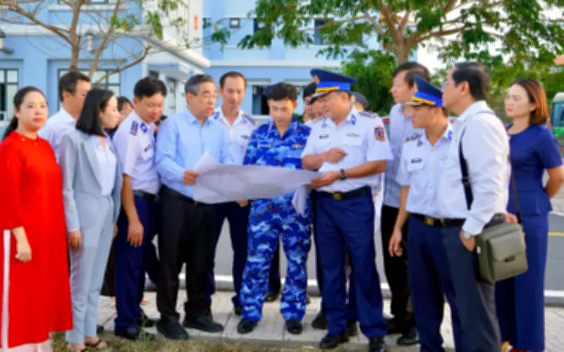 Lãnh đạo TP.HCM thăm và làm việc với Bộ Tư lệnh Vùng Cảnh sát biển 3