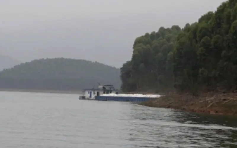 Lào Cai: Khởi tố lái tàu chở đá sau vụ va chạm khiến 6 người tử vong trên hồ Thác Bà