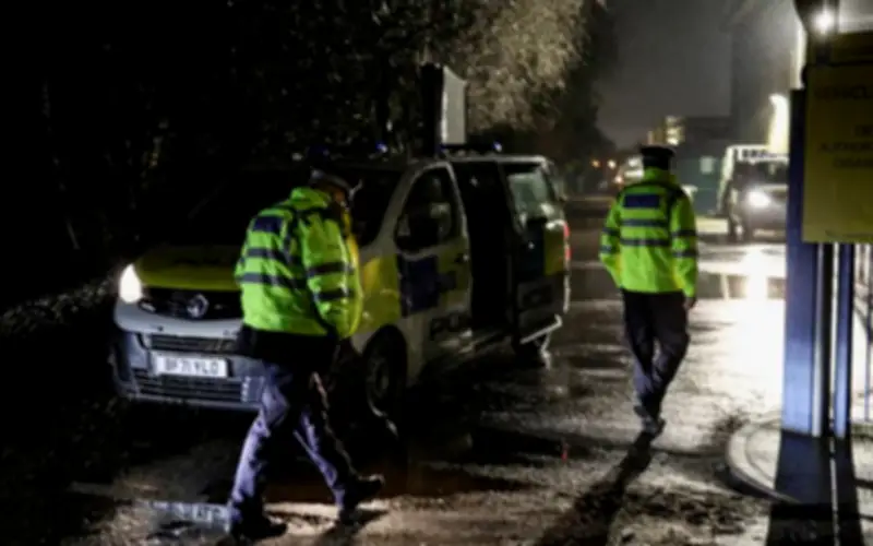 Cảnh sát London bắt giữ nghi phạm 13 tuổi âm mưu giết người sau vụ đâm dao