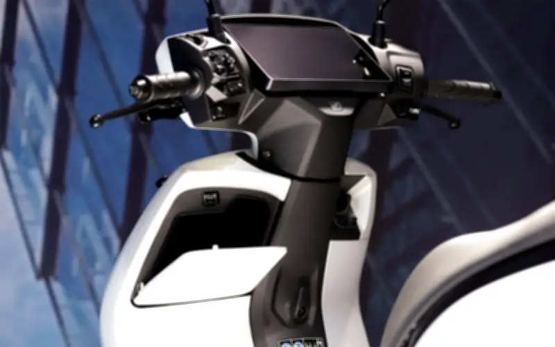 Loạt xe máy điện pin rời tháo lắp dễ dàng, di chuyển xa tới 165km, giá từ 1,79 triệu đồng