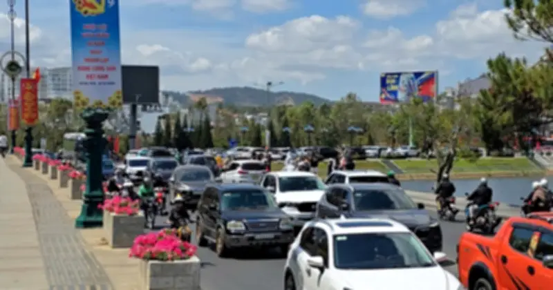 Đà Lạt 'cháy phòng' dịp Tết 2026: Du khách chạy ngược xuôi tìm chỗ lưu trú