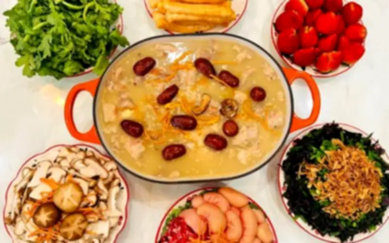 Lẩu Cháo Bánh Chưng: Món Ăn Sáng Tạo Giải Cứu Bánh Sau Tết