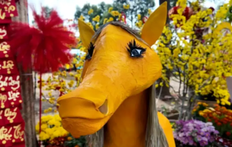 Ngựa linh vật Tết: Từ uy dũng dát vàng đến thiết kế 'gây cười' gây tranh cãi