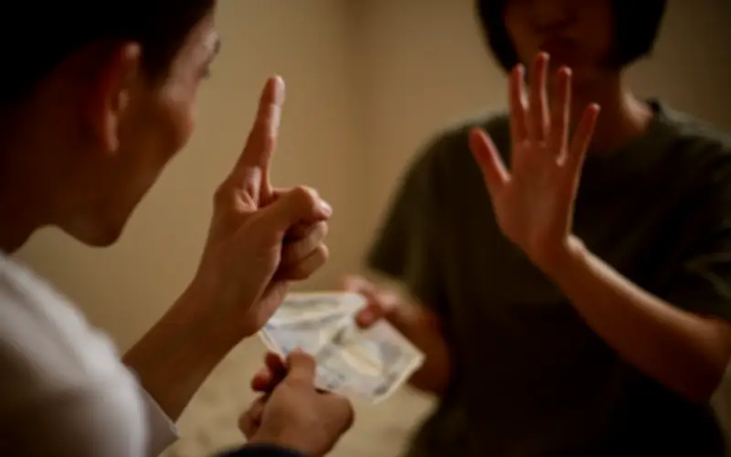 Lời cảnh tỉnh từ hiện tượng 'biến chất vì tiền': Góc nhìn tâm lý và bảo vệ hạnh phúc gia đình