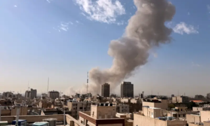 Mỹ - Israel Tấn Công Iran Ban Ngày: Chiến Thuật Gây Bất Ngờ Và Mục Tiêu Quan Chức