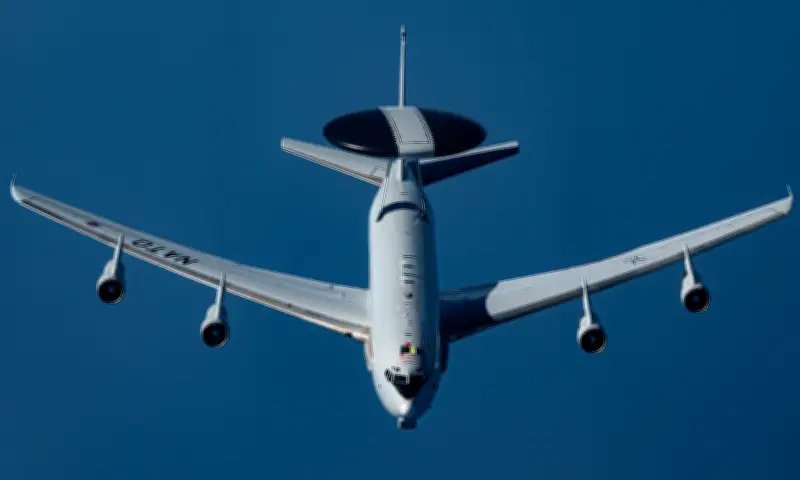 Mỹ Điều Động 25% Lực Lượng 'Máy Bay Mắt Thần' E-3 Đến Trung Đông