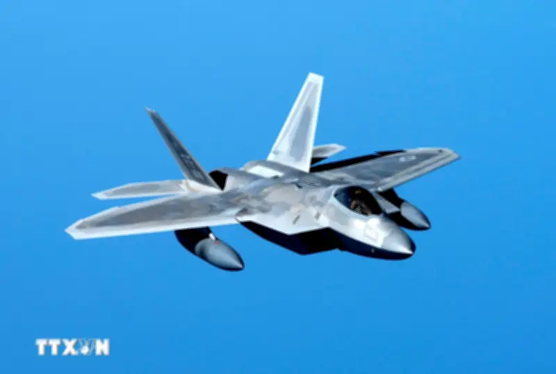 Mỹ Điều Động Thêm 6 Tiêm Kích Tàng Hình F-22 Tới Trung Đông, Tăng Cường Sức Mạnh