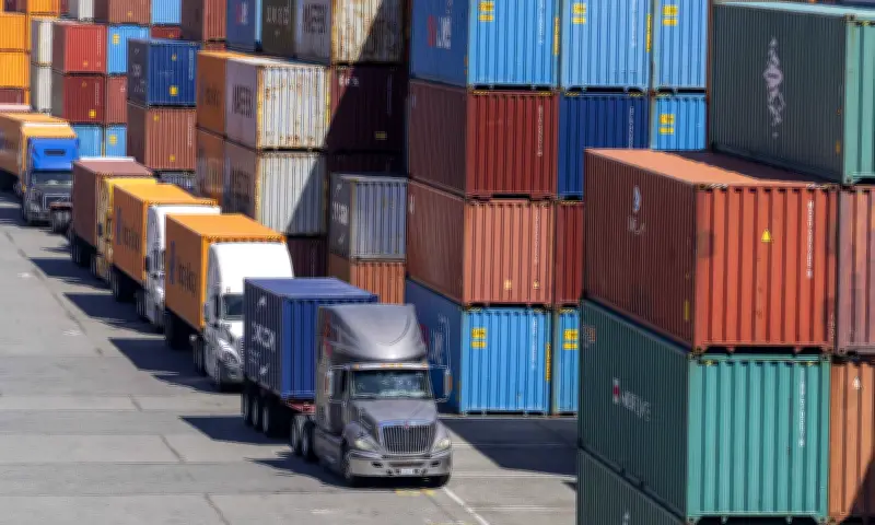 Mỹ Áp Thuế Bổ Sung 10%, Nhiều Nước Hưởng Lợi Tạm Thời Trong Bối Cảnh Phức Tạp