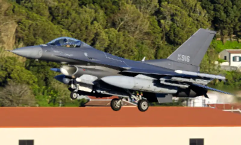 Mỹ triển khai F-16 trang bị hệ thống tác chiến điện tử 'Mèo giận dữ' tới khu vực gần Iran