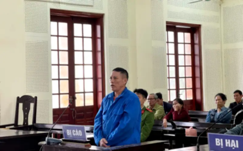 Đâm vợ vì mâu thuẫn chi tiêu, lĩnh án 12 năm tù