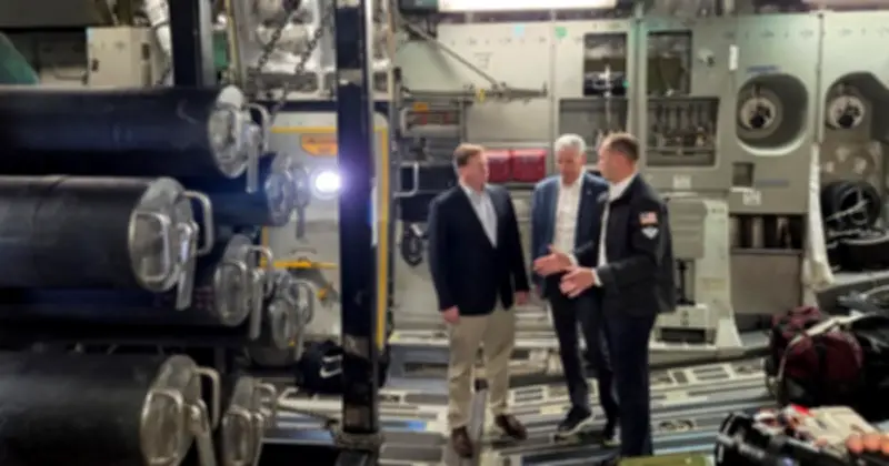 Mỹ vận chuyển lò phản ứng hạt nhân siêu nhỏ bằng máy bay quân sự