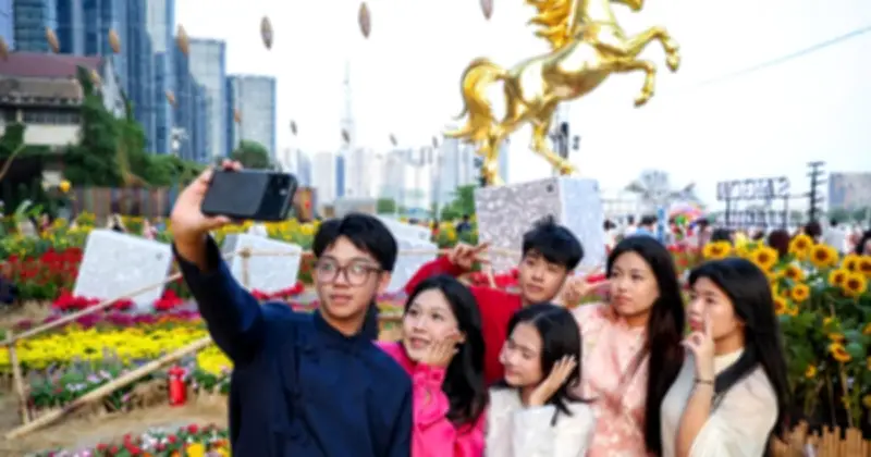 Mùa Xuân Mới Tràn Đầy Khát Vọng Phồn Vinh Trên Khắp Các Miền Đất Nước