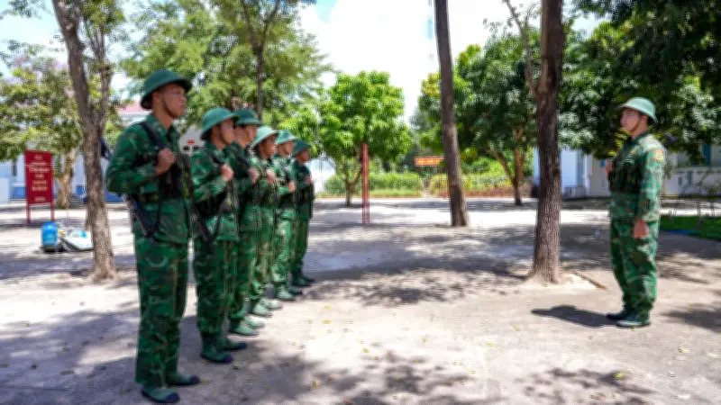 Mùa xuân trên đảo xa: Theo chân người lính gác biển canh giữ chủ quyền