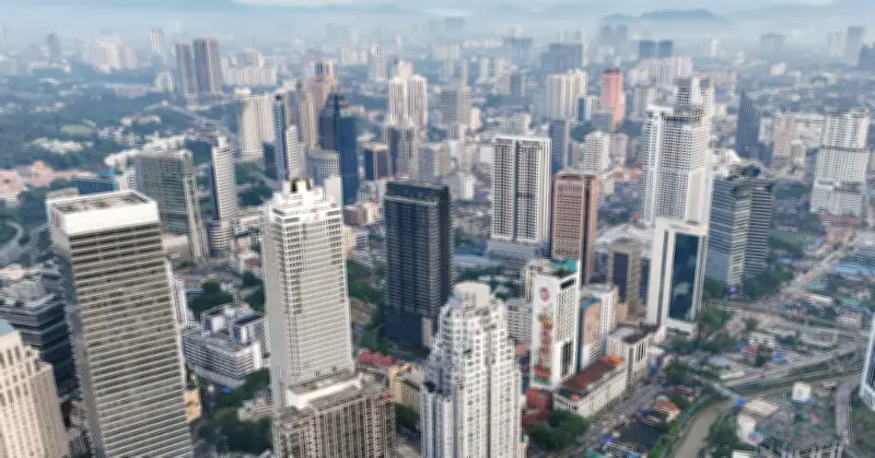 Malaysia: Quốc Gia Có Giá Xăng Rẻ Nhất Đông Nam Á Và Những Kỷ Lục Độc Đáo