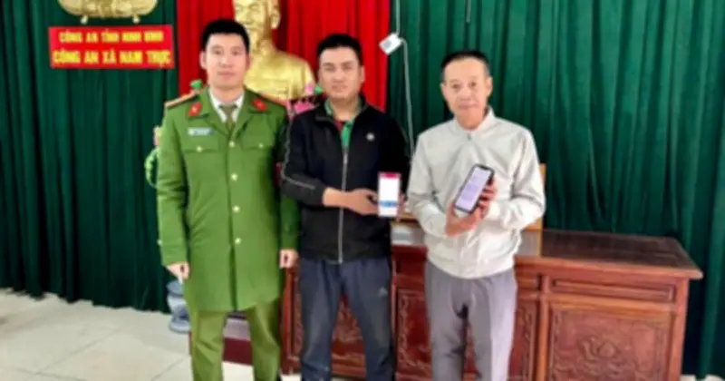 Chuyển Nhầm 50 Triệu Đồng, Người Dân Hưng Yên Được Công An Ninh Bình Hỗ Trợ Hoàn Trả