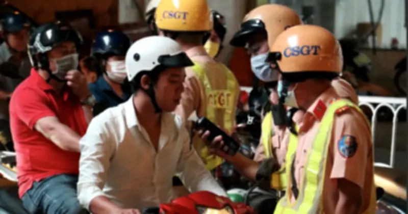 Mức phạt nồng độ cồn Tết 2026: Phạt tiền lên đến 40 triệu, trừ sạch điểm bằng lái