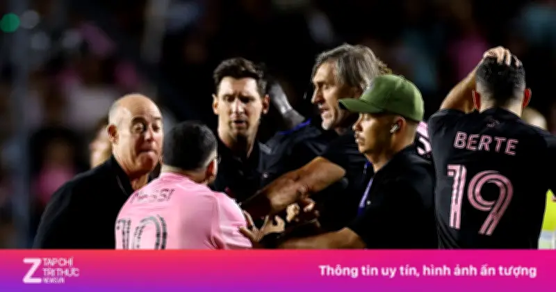 Messi Bị Cổ Động Viên Lao Vào Quật Ngã Trong Trận Giao Hữu Ở Puerto Rico