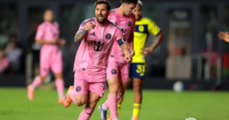 Messi và Ronaldo vẫn thống trị thu nhập, Mbappe, Haaland và Yamal đứng xa phía sau