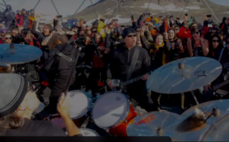 Metallica Lập Kỷ Lục Guinness: Ban Nhạc Đầu Tiên Biểu Diễn Trên 7 Châu Lục Trong Một Năm