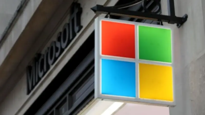 Microsoft công bố đột phá: Lưu trữ dữ liệu bằng thủy tinh tồn tại 10.000 năm